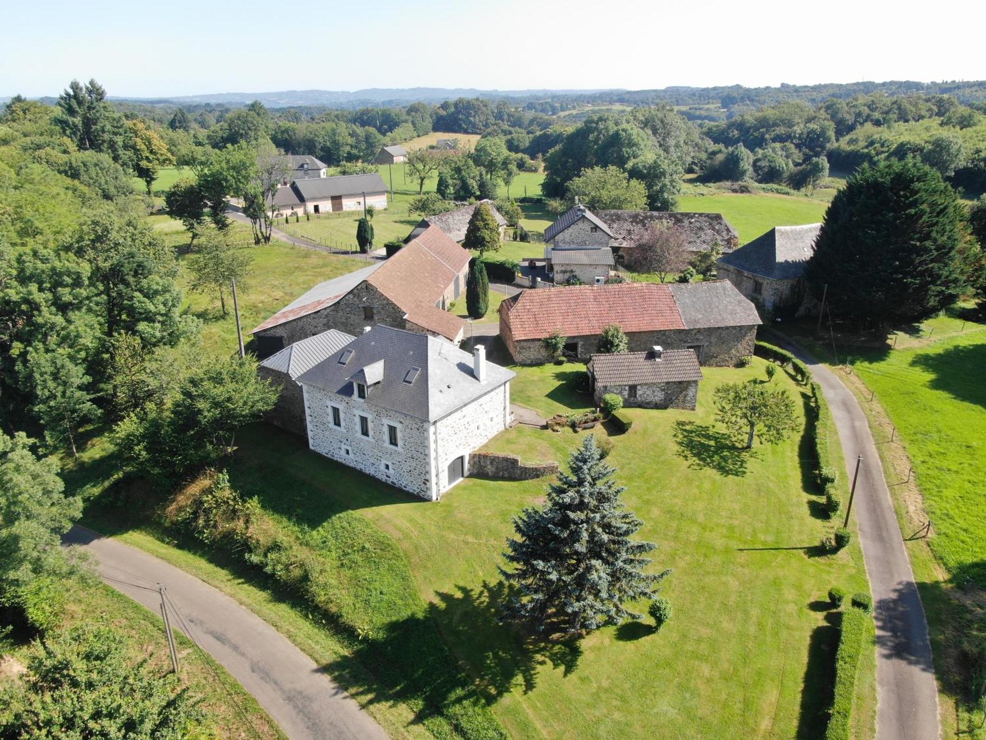 Maison Dans Ancien Corps De Ferme 4 A 6 Personnes Saint-Clement  Exterior photo